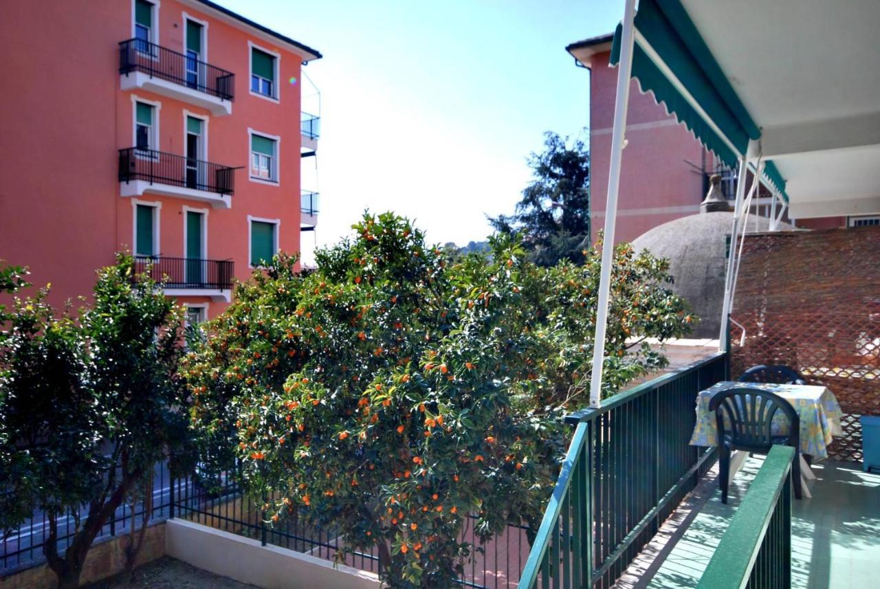 Appartamenti Con Giardino E Posto Auto Per Famiglie Finale Ligure Bagian luar foto