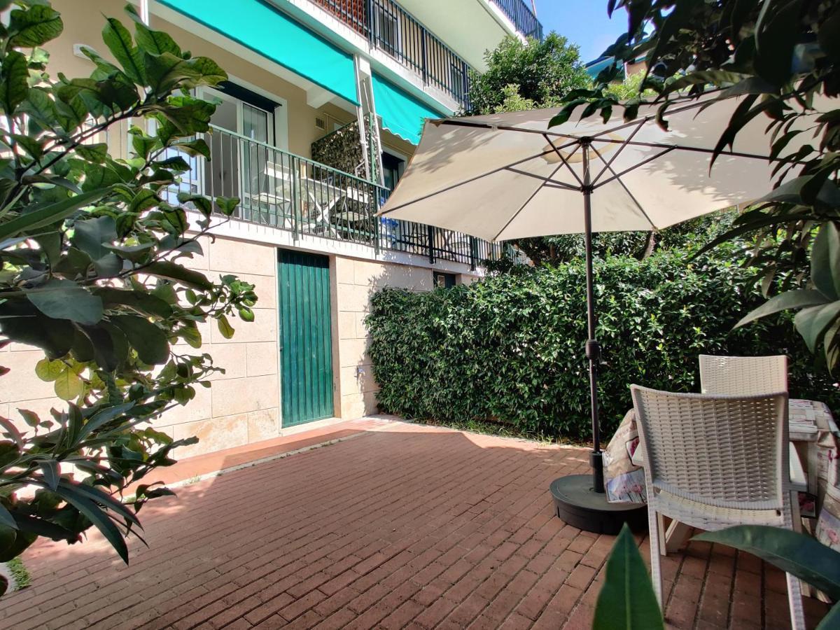 Appartamenti Con Giardino E Posto Auto Per Famiglie Finale Ligure Bagian luar foto